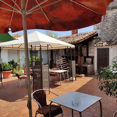 Apartamentos Turisticos Los Abuelos Montemayor de Pililla Kültér fotó