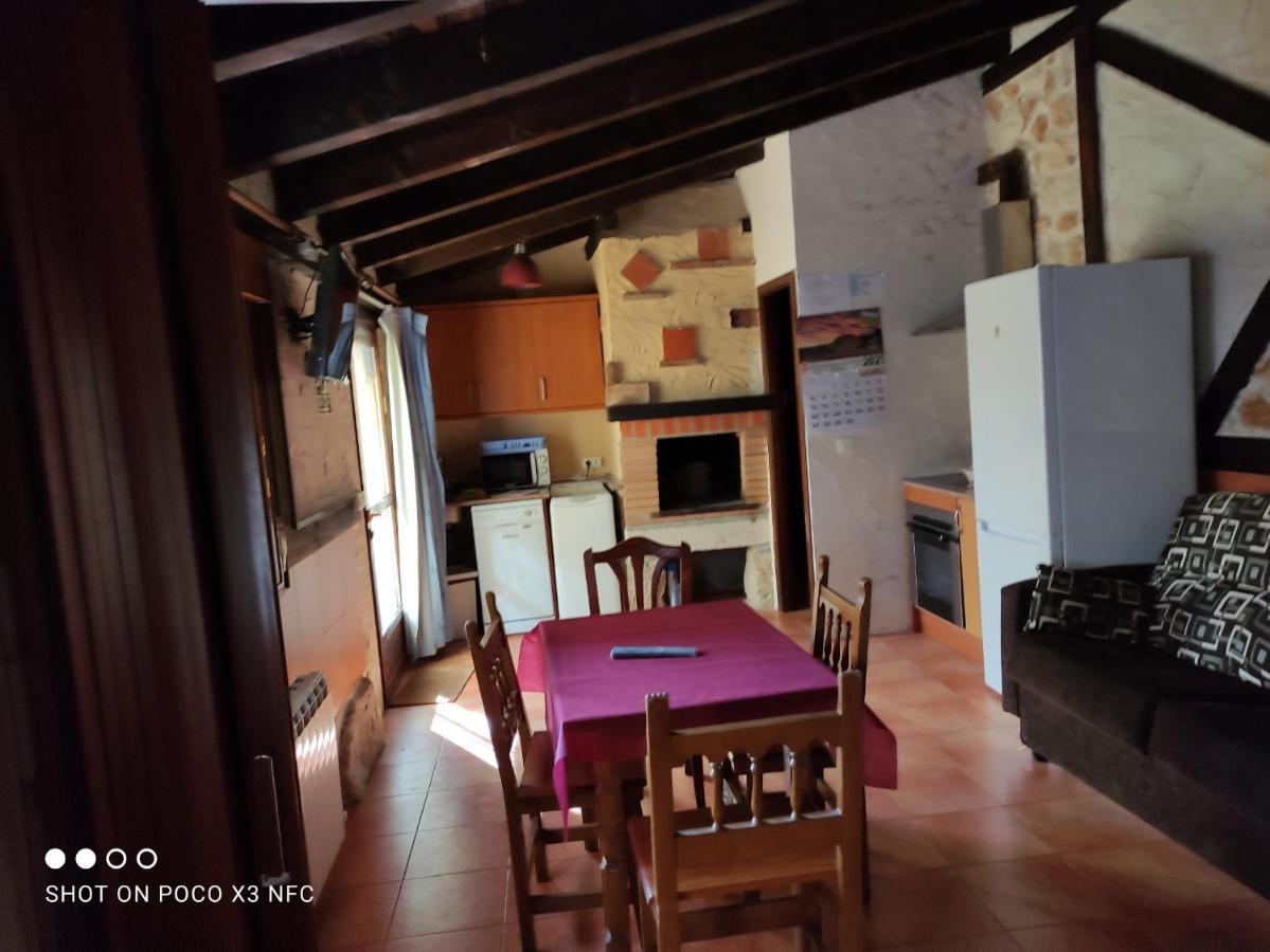 Apartamentos Turisticos Los Abuelos Montemayor de Pililla Kültér fotó