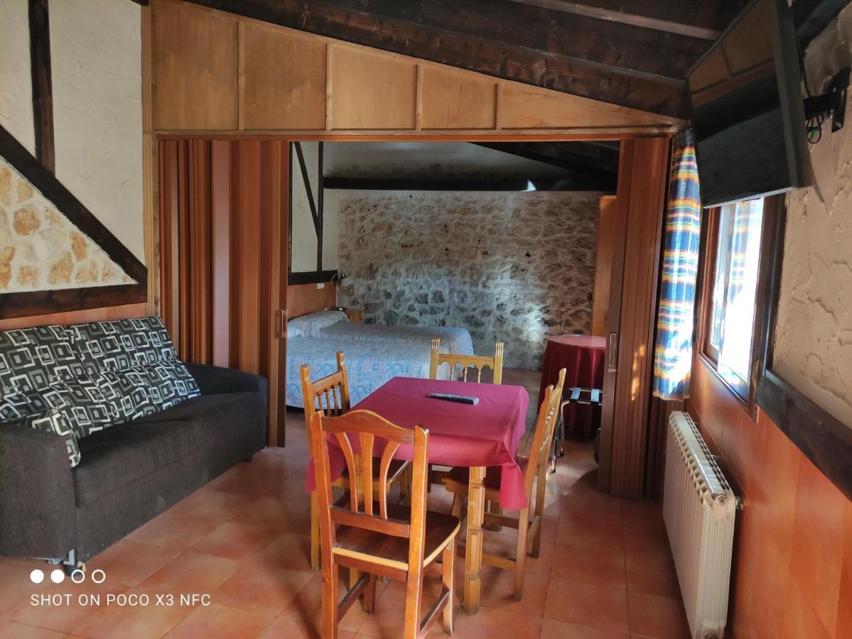 Apartamentos Turisticos Los Abuelos Montemayor de Pililla Kültér fotó