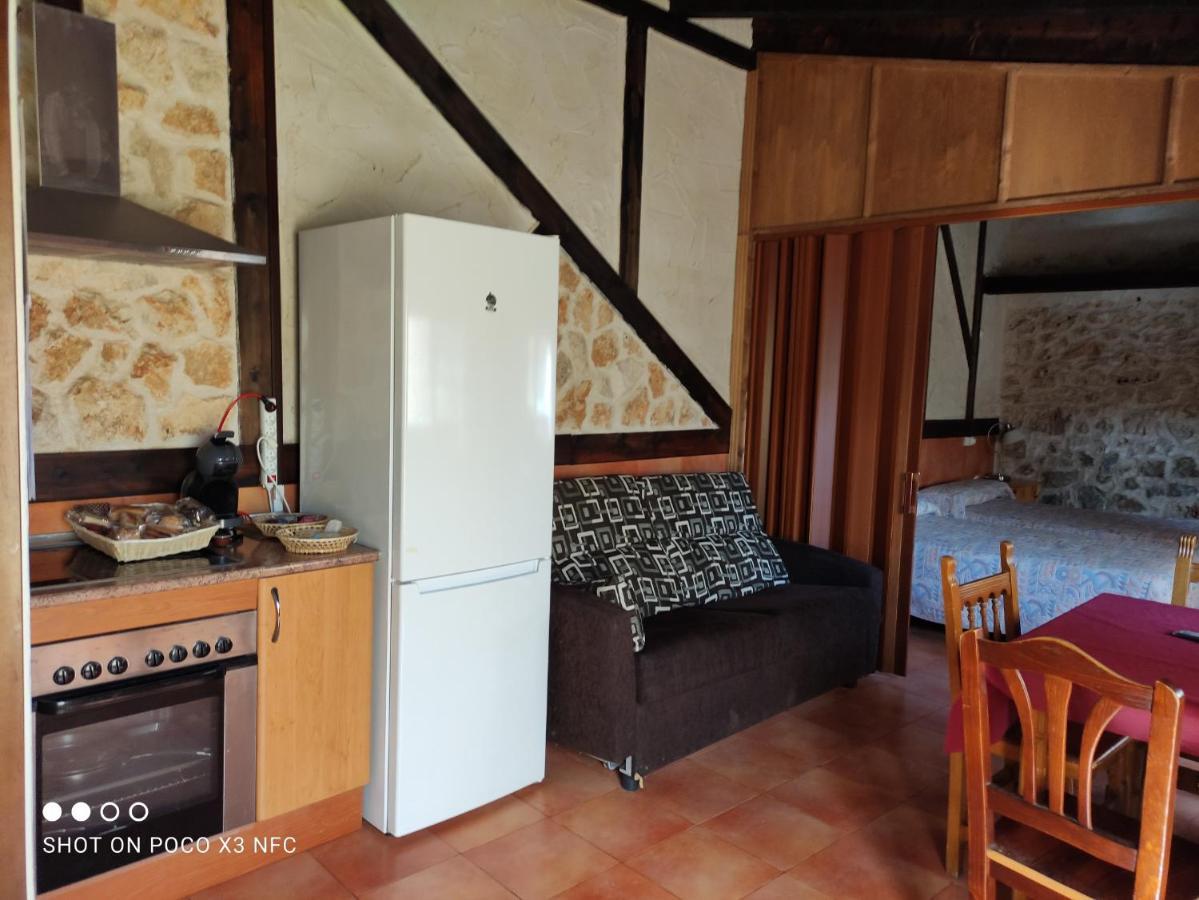 Apartamentos Turisticos Los Abuelos Montemayor de Pililla Kültér fotó