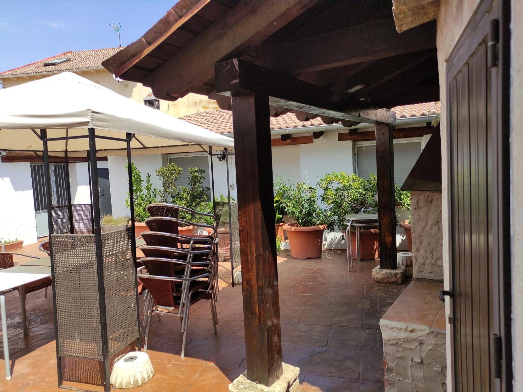 Apartamentos Turisticos Los Abuelos Montemayor de Pililla Kültér fotó