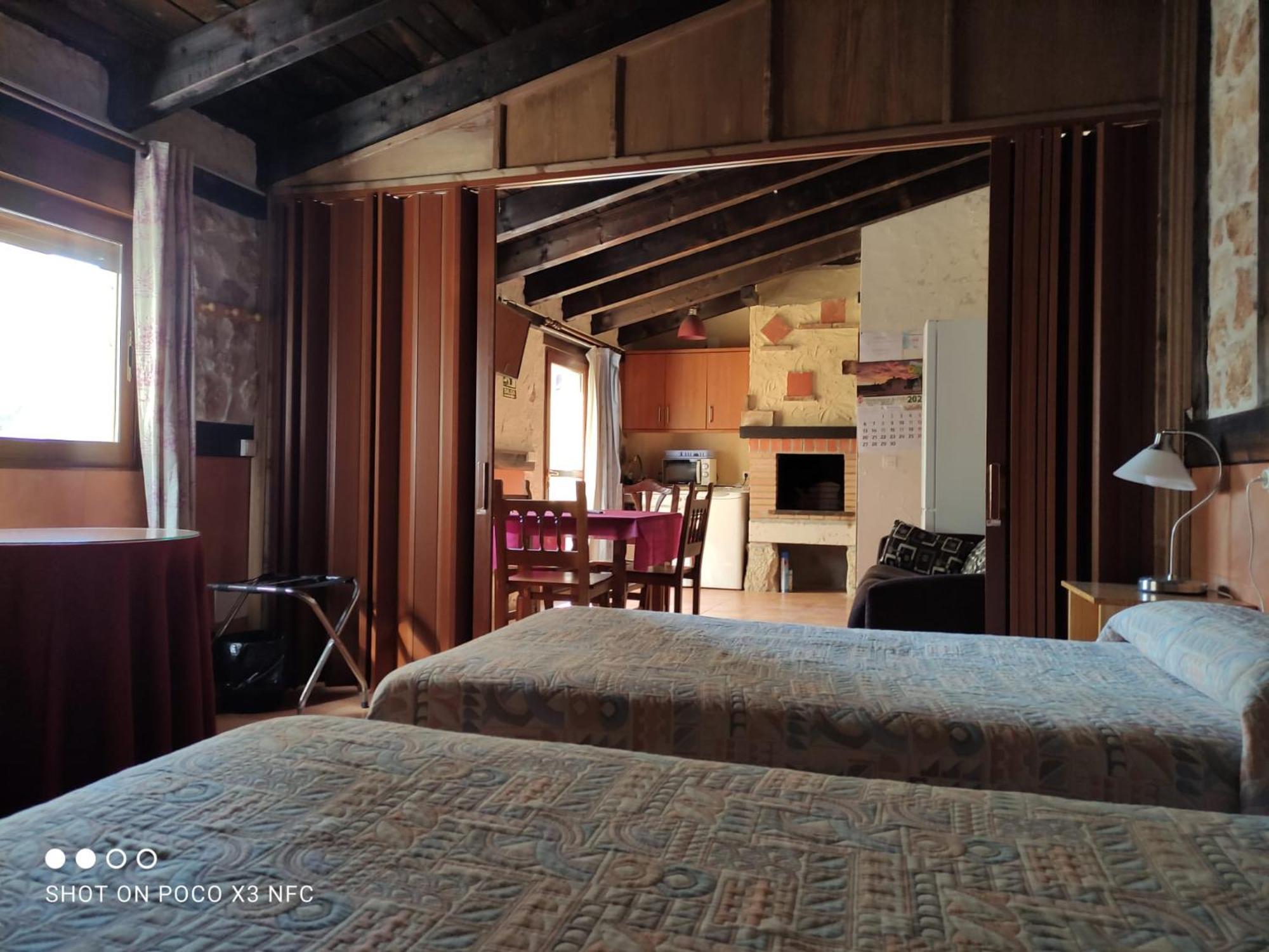 Apartamentos Turisticos Los Abuelos Montemayor de Pililla Kültér fotó