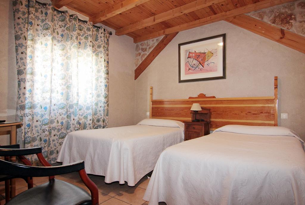 Apartamentos Turisticos Los Abuelos Montemayor de Pililla Kültér fotó