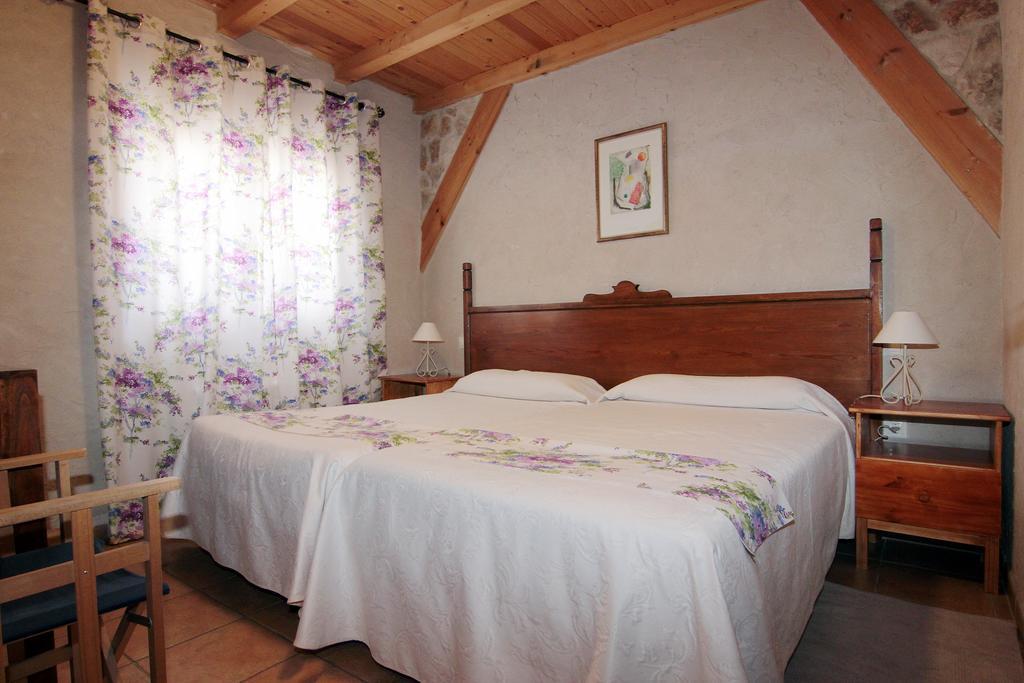 Apartamentos Turisticos Los Abuelos Montemayor de Pililla Kültér fotó