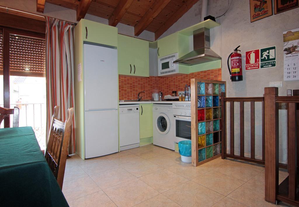 Apartamentos Turisticos Los Abuelos Montemayor de Pililla Kültér fotó