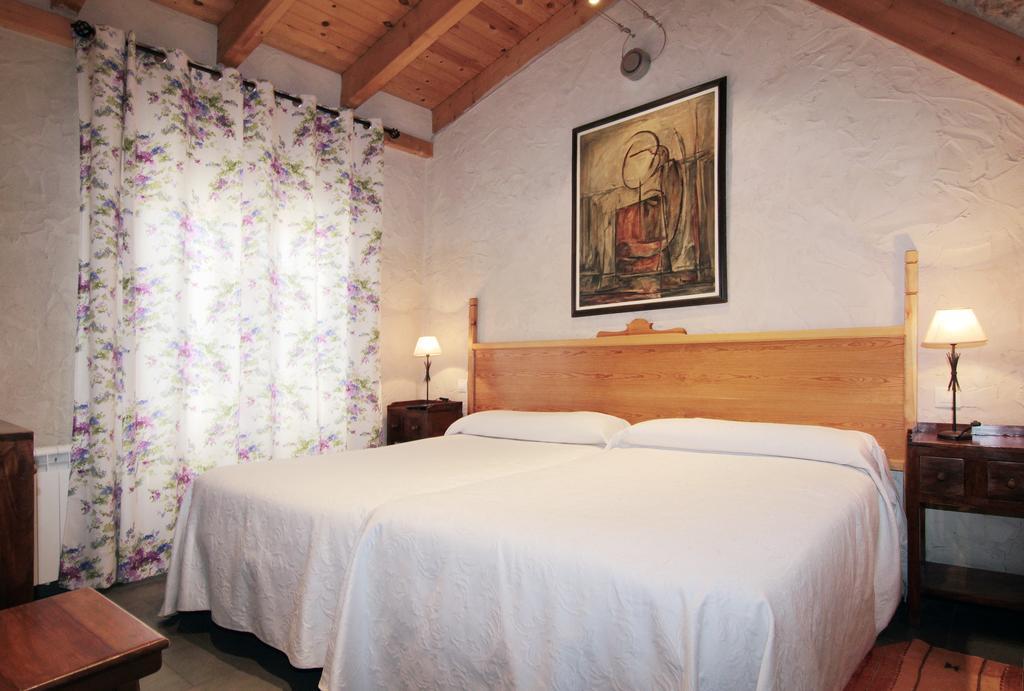 Apartamentos Turisticos Los Abuelos Montemayor de Pililla Kültér fotó